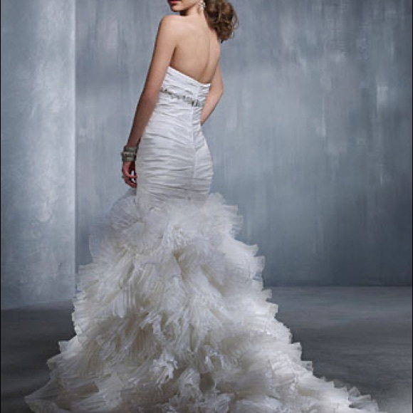 Alfred Angelo 2308 C Diamond White Silver Wedding Gown - Picture 5 of 6